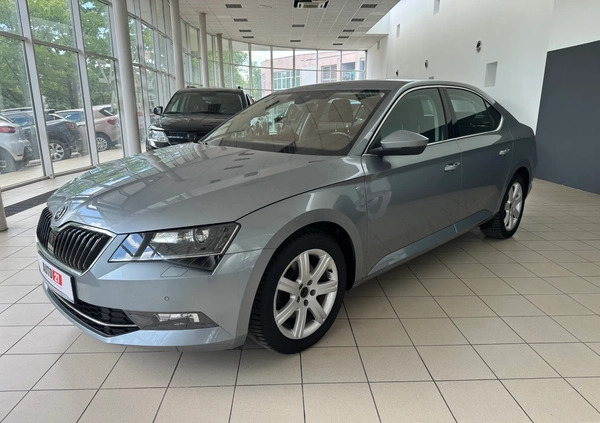 Skoda Superb cena 94900 przebieg: 128200, rok produkcji 2018 z Działoszyce małe 781